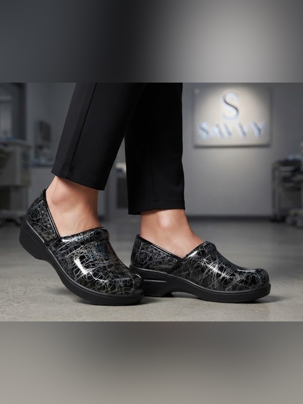 New authentic Savvy designer slip resistant black silver print clogs 7 display